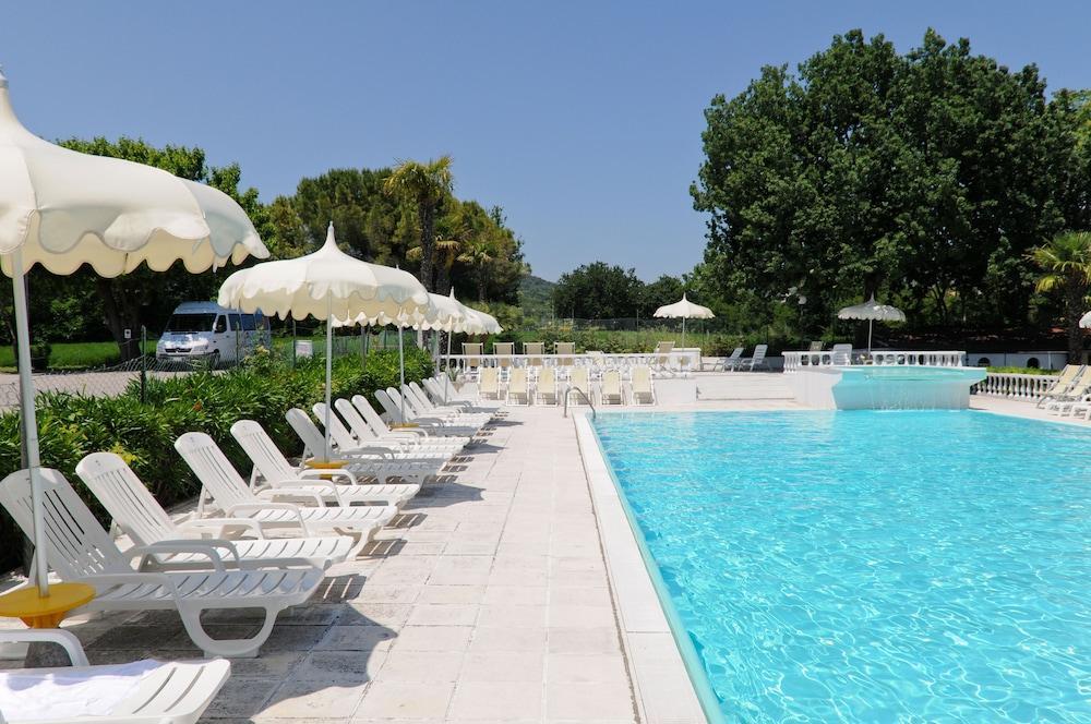 Camping Village Riviera Нумана Екстериор снимка