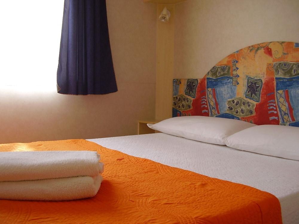 Camping Village Riviera Нумана Екстериор снимка