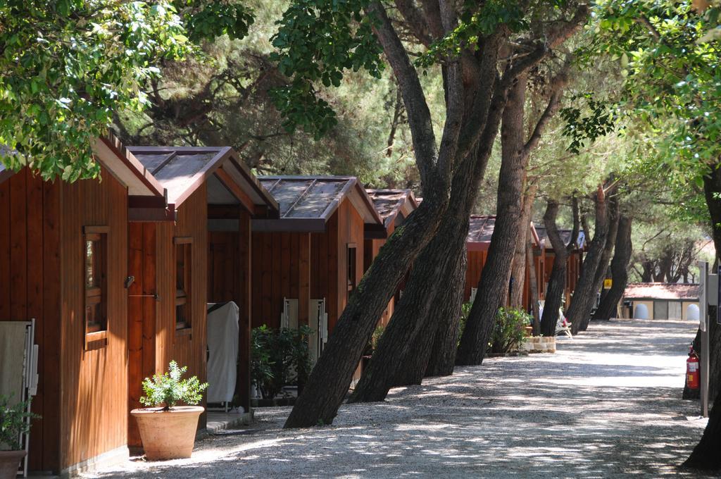 Camping Village Riviera Нумана Екстериор снимка